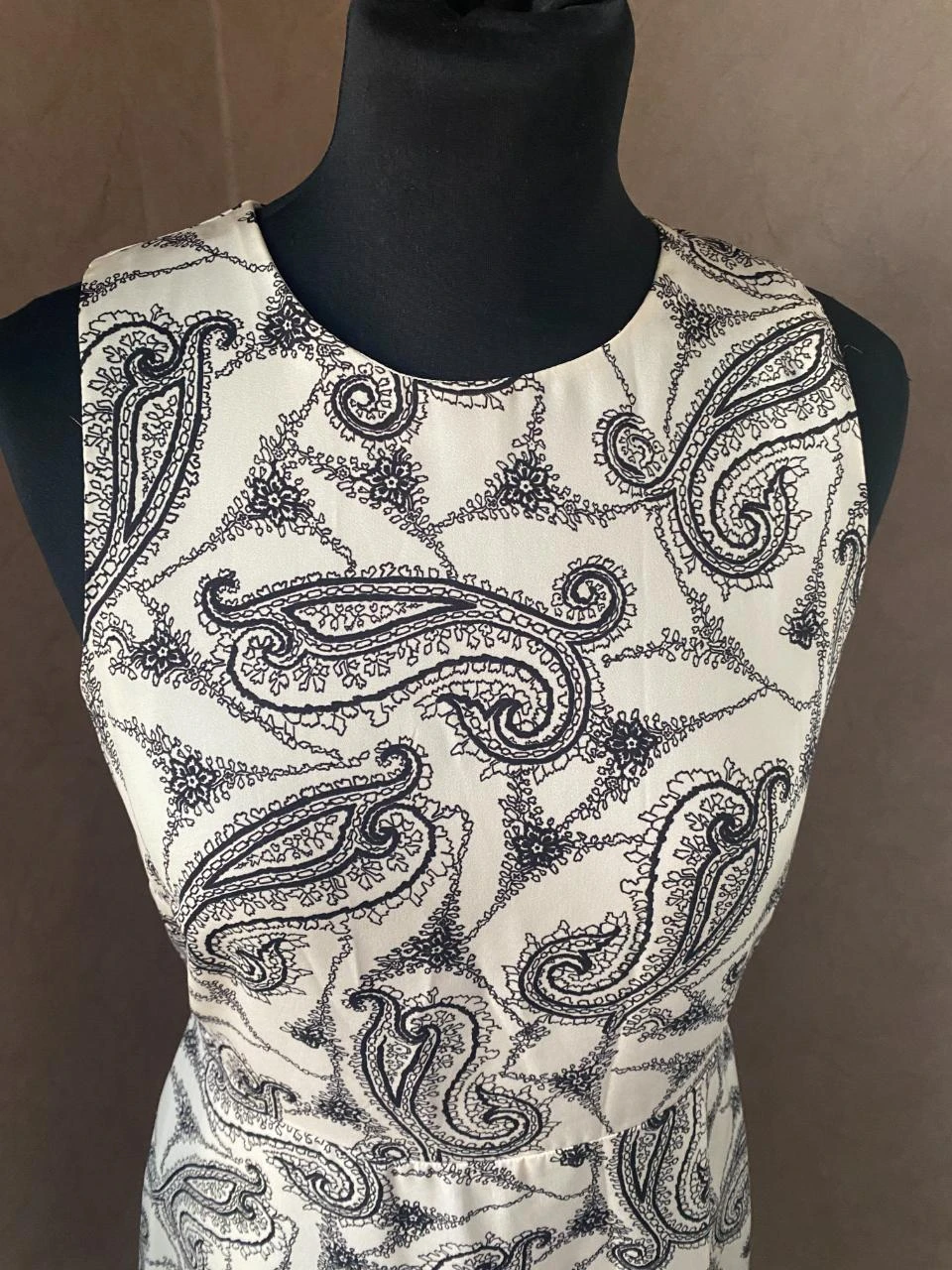 Mango Dress Size 36 Ecru Black Cashmere Print – Fluid Cut, Lined, Elegant – photo 11